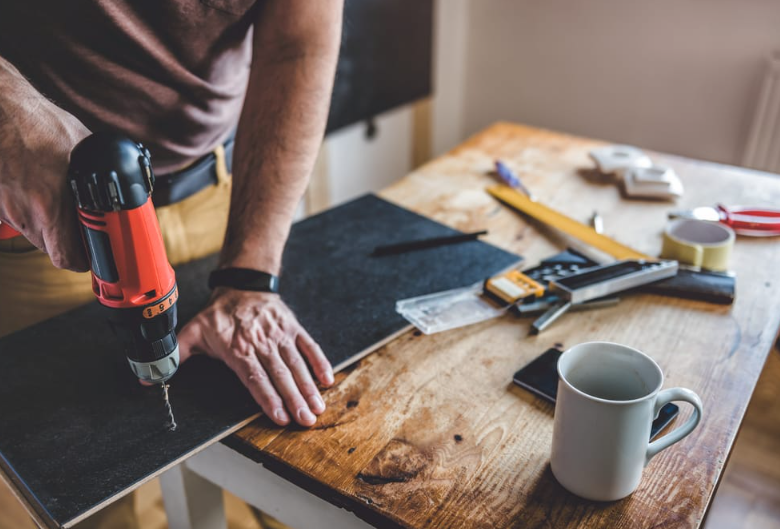Comment installer des panneaux muraux en MDF : Guide complet étape par ...